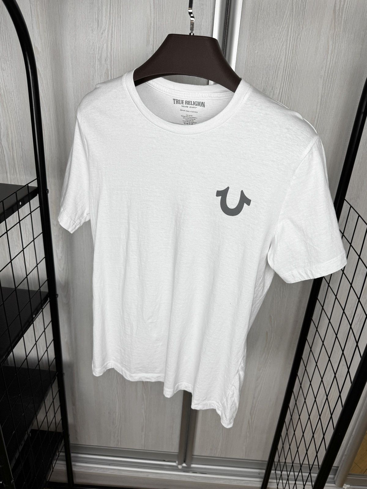 True Religion True Religion double side big logo white tee shirt size M Size US M / EU 48-50 / 2 - 7 Thumbnail