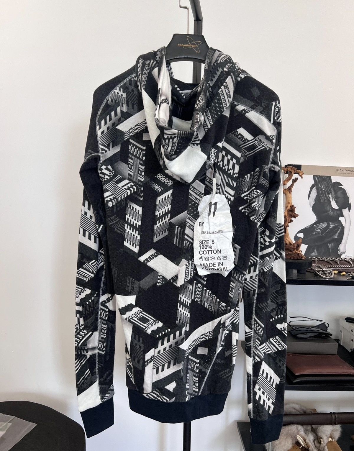 11 By Boris Bidjan Saberi 11ByBBS Geometric Slogan Print Hoodie Size US S / EU 44-46 / 1 - 2 Thumbnail
