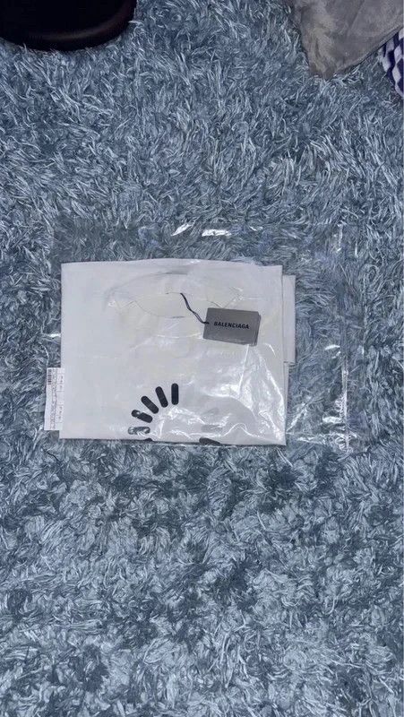 Balenciaga SS23 Loading Error Misplaced Neckline Laminated White LS Size US M / EU 48-50 / 2 - 3 Thumbnail