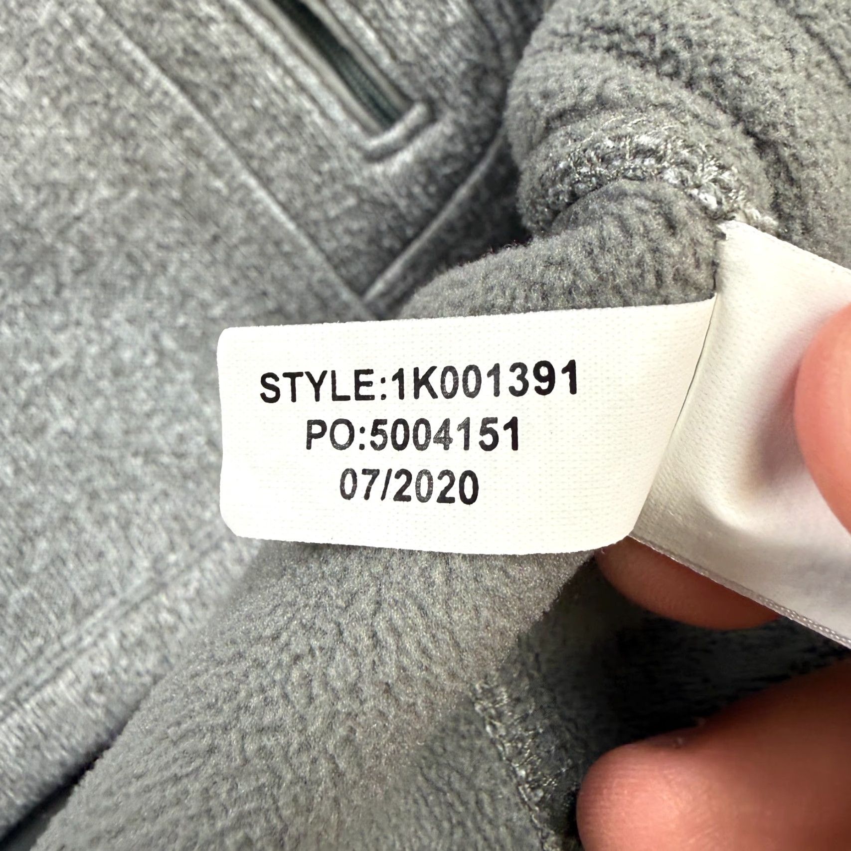 Vineyard Vines Vineyard Vines Vest Mens Large Gray Mountain Sweater Fleece Zip Up Preppy Travel Venturing Size US L / EU 52-54 / 3 - 7 Thumbnail