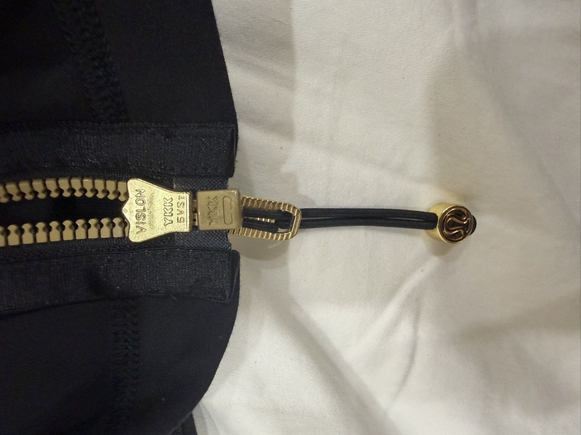 Lululemon Lululemon Define Jacket (Full Length)black/ gold zipper Size XS / US 0-2 / IT 36-38 - 4 Thumbnail
