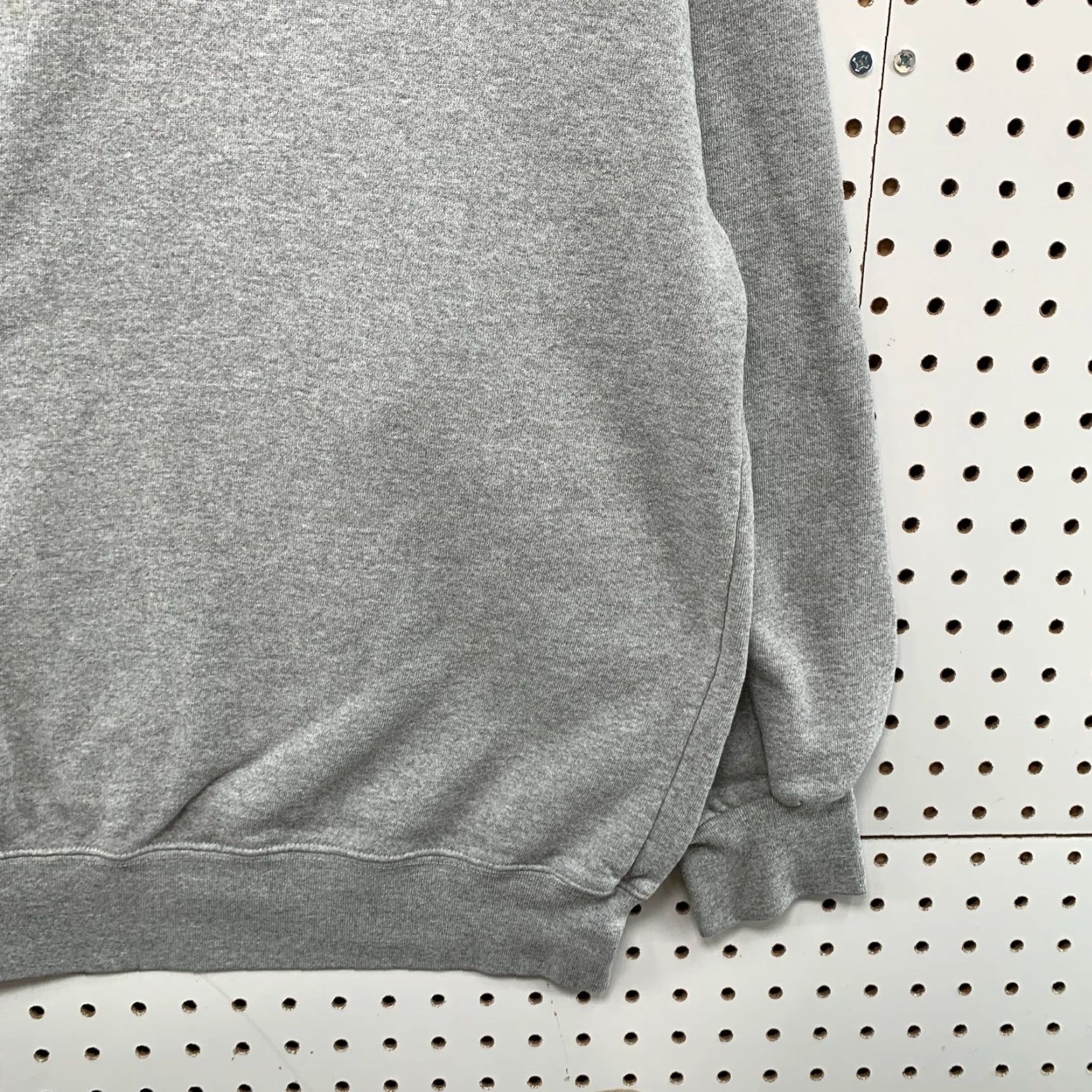 Disney VINTAGE Disney Sweatshirt Mens Large Gray Embroidered Mickey Mouse Crewneck USA Size US L / EU 52-54 / 3 - 7 Thumbnail