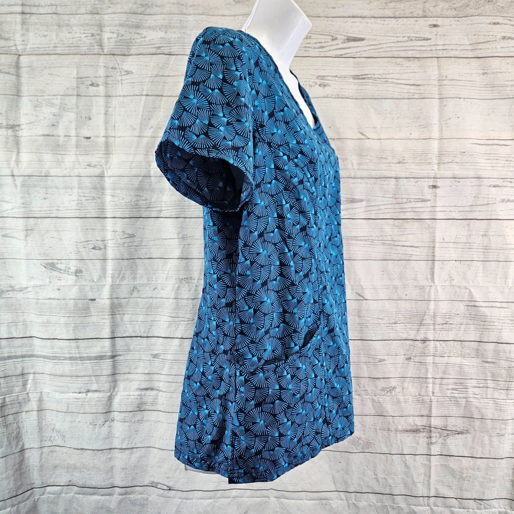 Buttero Butter-Soft Advantage Scrub Top Womens Medium Blue V-Neck Short Sleeve Size M / US 6-8 / IT 42-44 - 3 Thumbnail