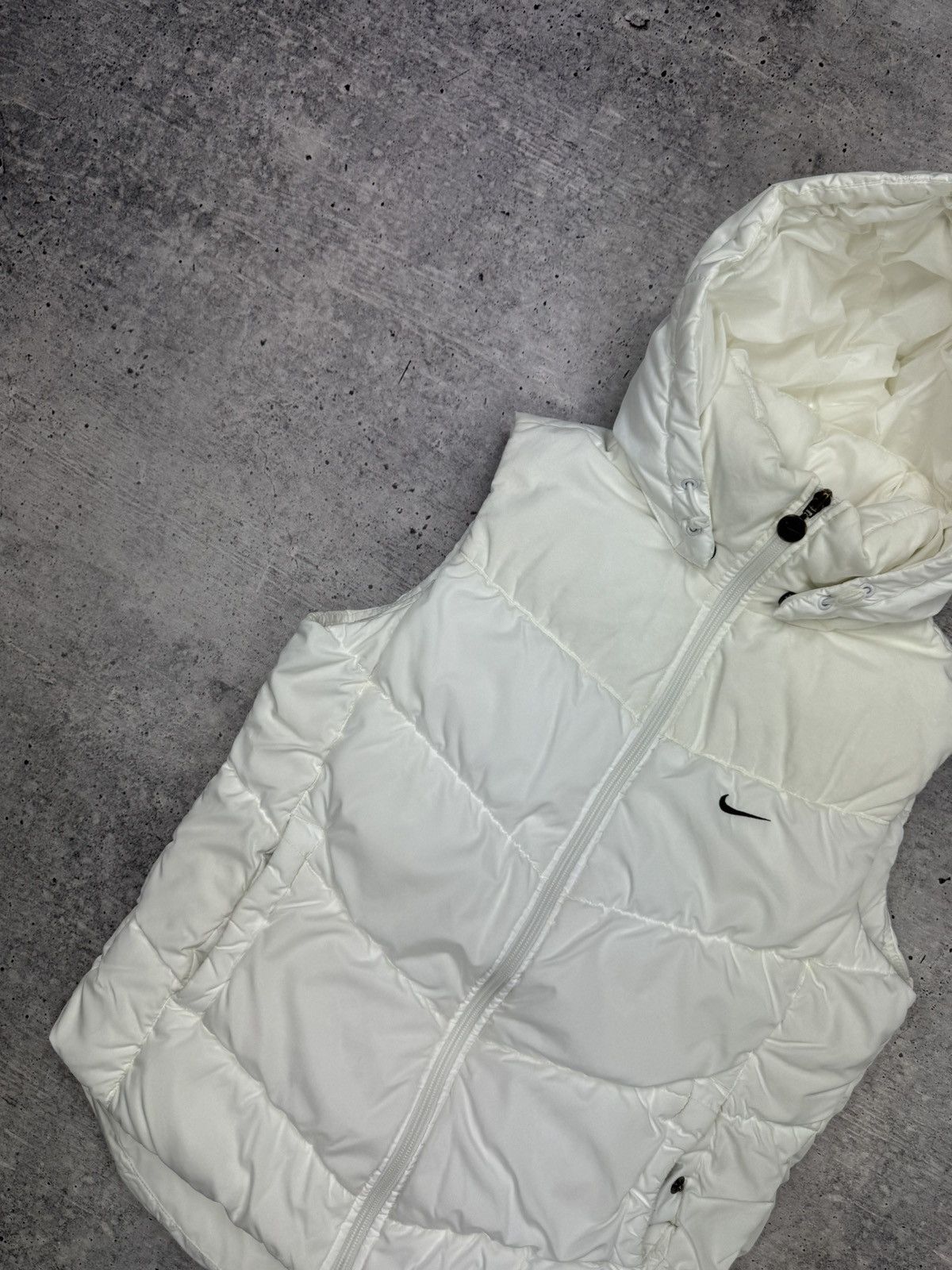 Nike × Vintage Vintage Nike Swoosh 90’s Y2K Style White Hooded Puffer Vest Size M / US 6-8 / IT 42-44 - 5 Thumbnail