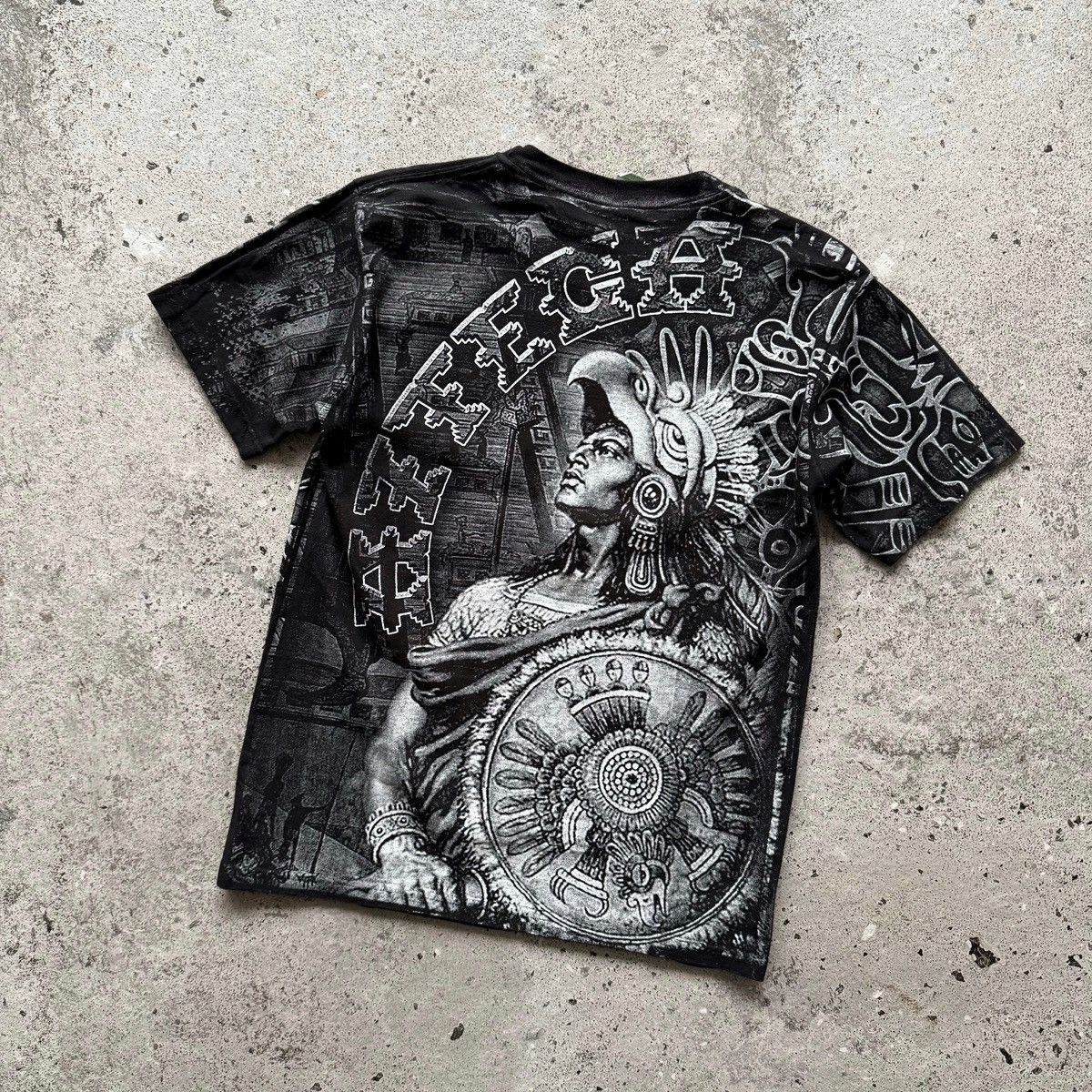 Vintage Vintage Aztec Warrior Mens T-Shirt Black All Over Print Tee Size US M / EU 48-50 / 2 - 4 Thumbnail