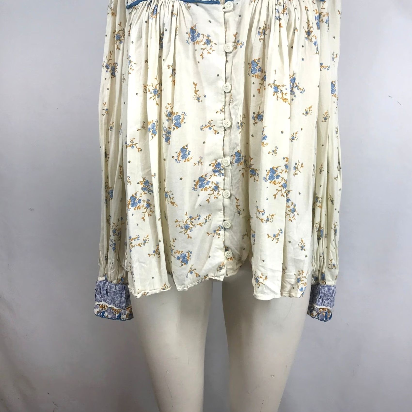 Free People Free People Floral Mixed Print Boho Blouse Cream Blue Button Down Medium Size M / US 6-8 / IT 42-44 - 3 Thumbnail