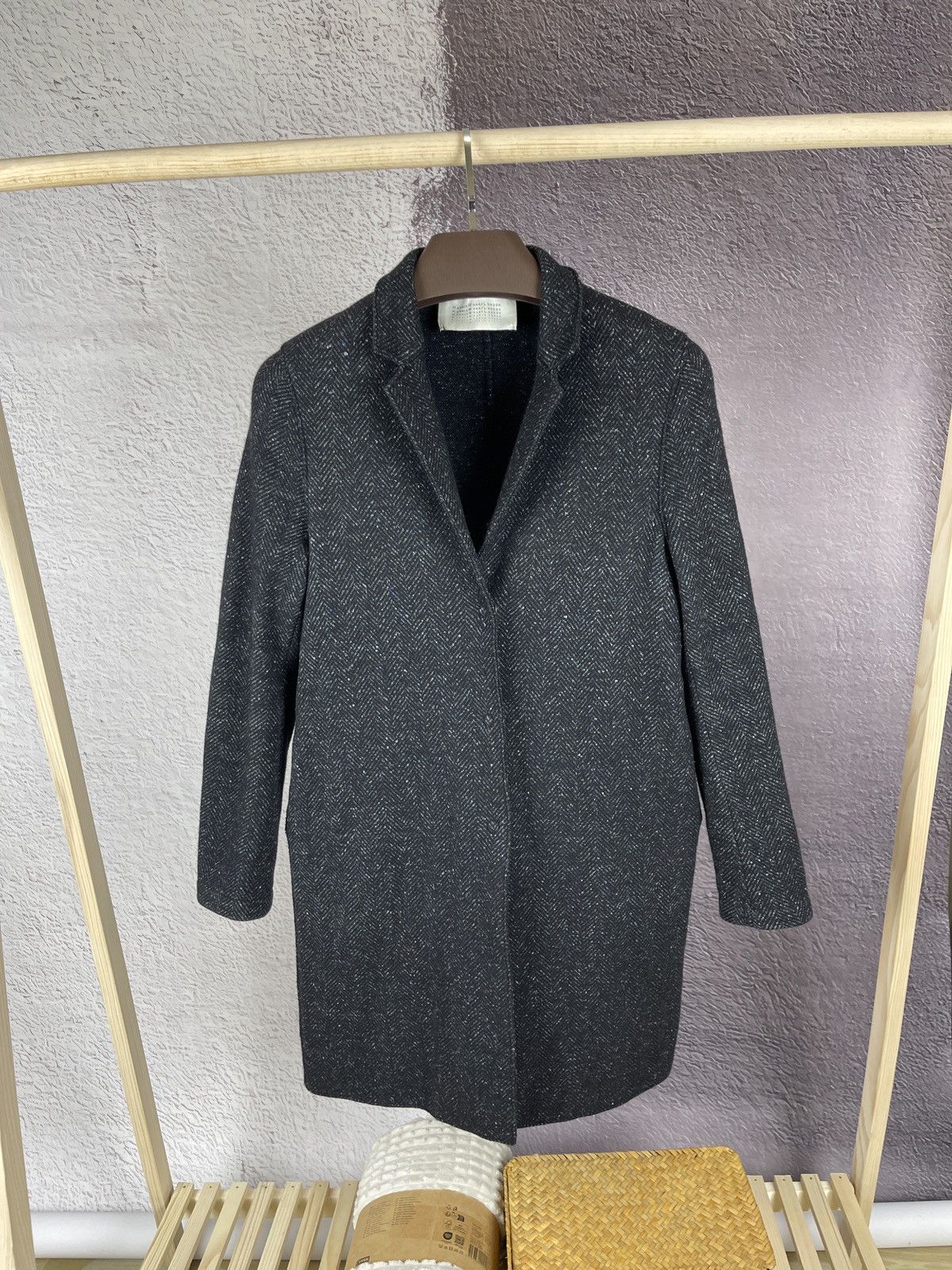 Harris Wharf London Harris Wharf London black dot wool coat single breasted Size M / US 6-8 / IT 42-44 - 2 Thumbnail