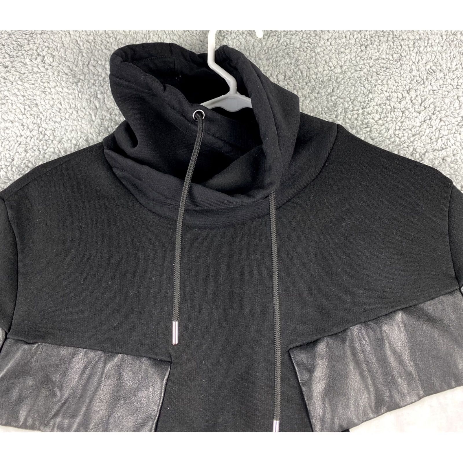 H&M H&M Pullover Sweatshirt Men’s M Black Front Pockets High Neck Sweatshirt Beach Cocoa Beach Florida Size US M / EU 48-50 / 2 - 3 Thumbnail
