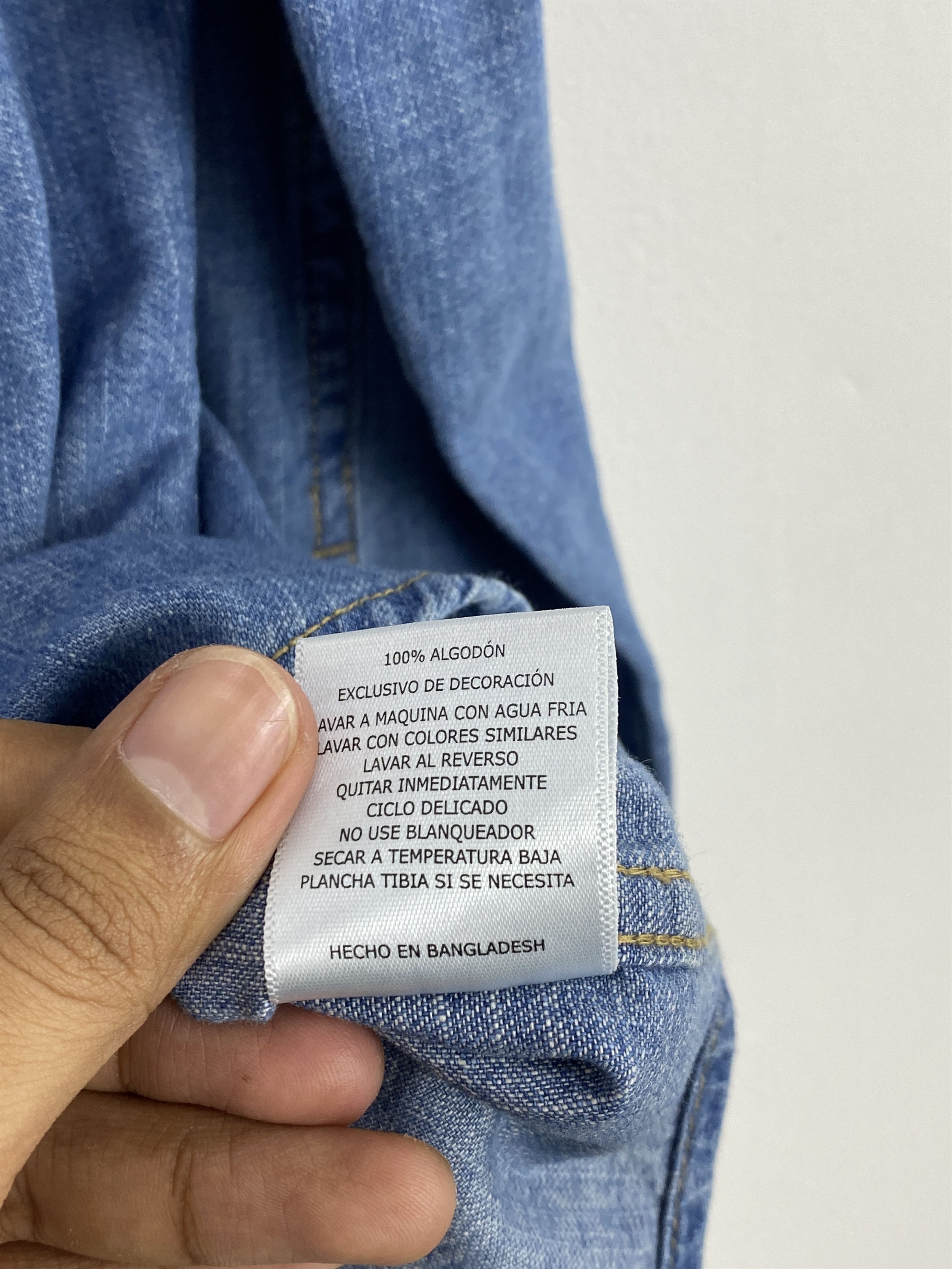 Levi's Vintage Levis Double Pocket Button Up Denim Jacket J1736 Size US S / EU 44-46 / 1 - 6 Thumbnail