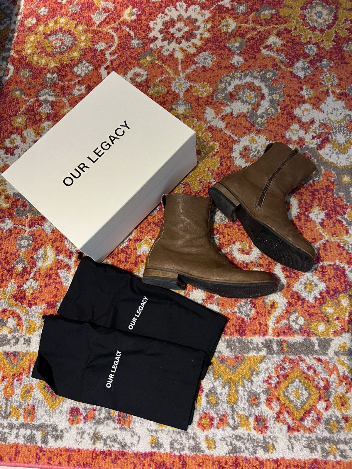 Slim Camion Boot in Taupe Collapse Leather