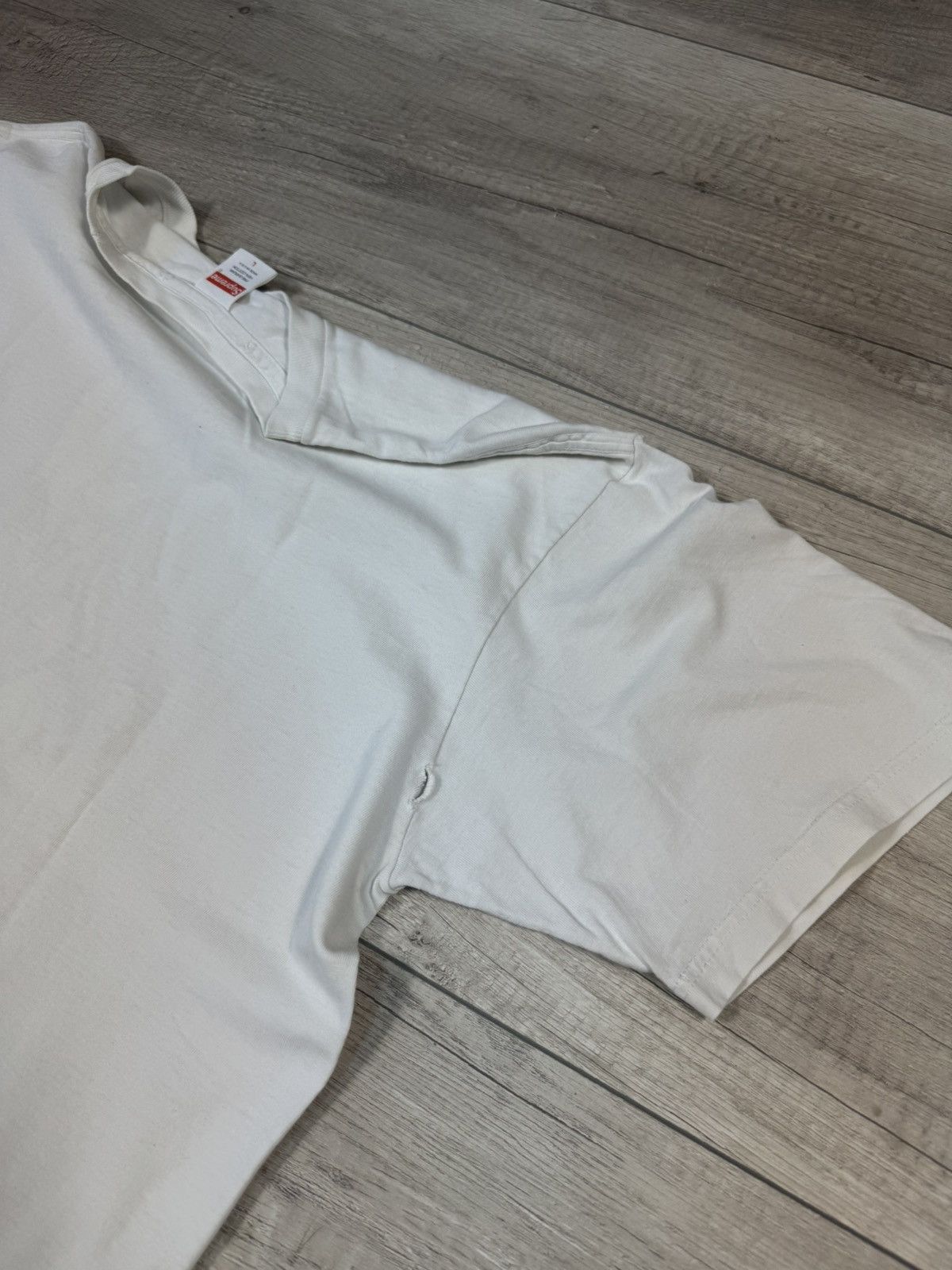 Supreme Supreme suzie switchblade t-shirt ss19 white skateboard tee Size US L / EU 52-54 / 3 - 9 Thumbnail