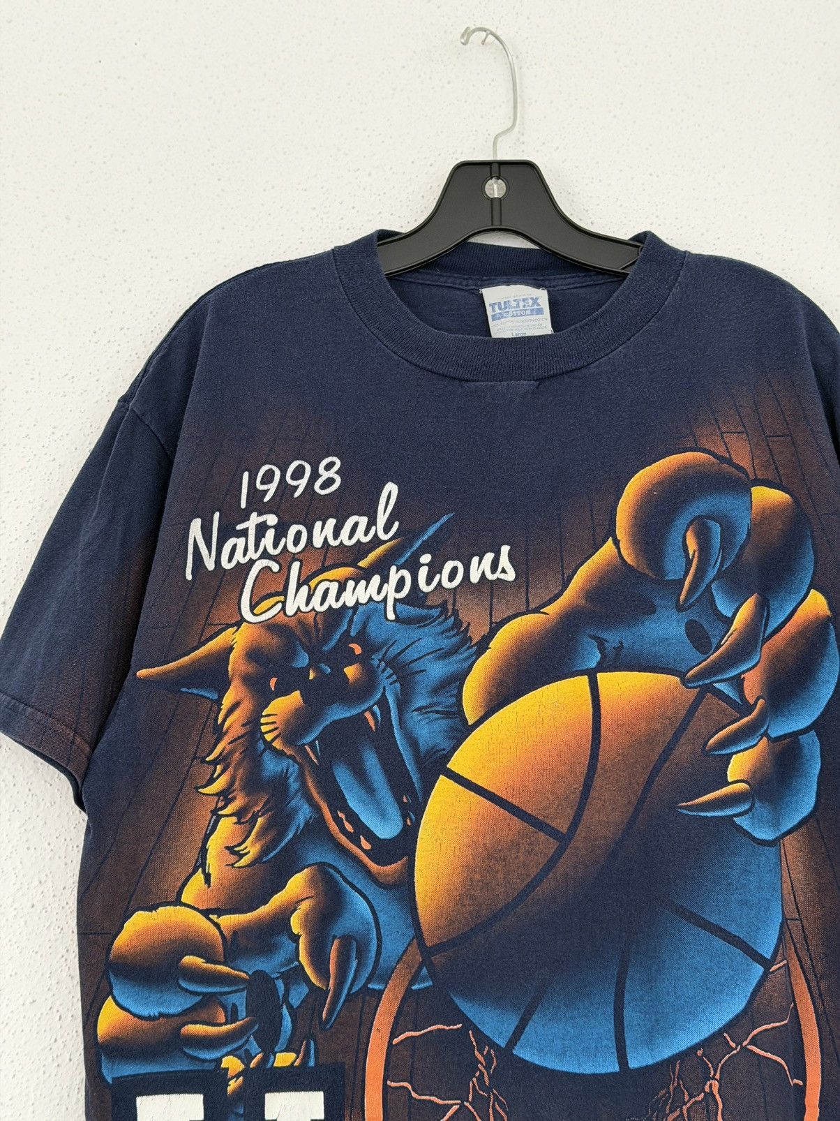 NCAA Vintage 90s Kentucky Wildcats NCAA 1998 National Champions L Size US L / EU 52-54 / 3 - 2 Thumbnail