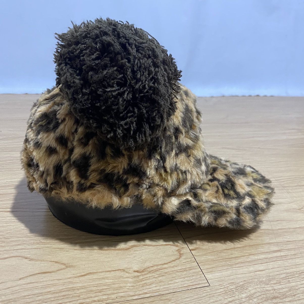 Cartoon Network × Disney 💥LIMITED💥 Mickey Mouse Fan Cap Leopard Pattern Size ONE SIZE - 6 Thumbnail