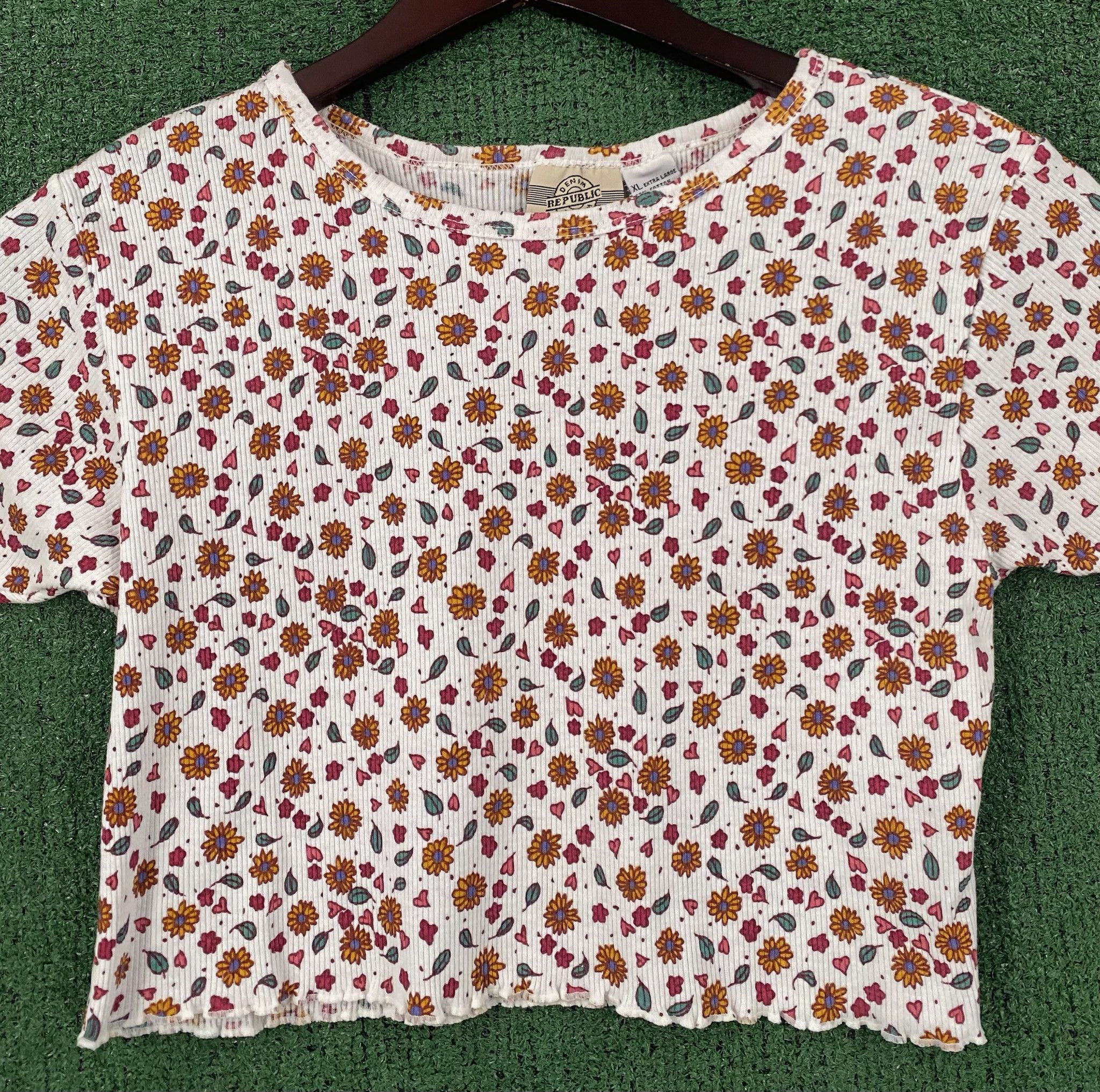 Vintage 90’s Republic Denim Sunflowers Hearts Cropped Top Small Size S / US 4 / IT 40 - 2 Thumbnail