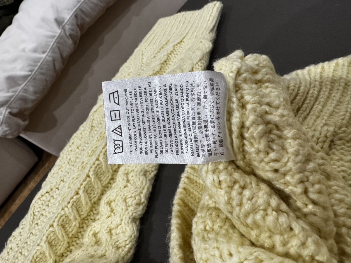 Fear of God Essentials butter yellow sweater Size US M / EU 48-50 / 2 - 4 Thumbnail