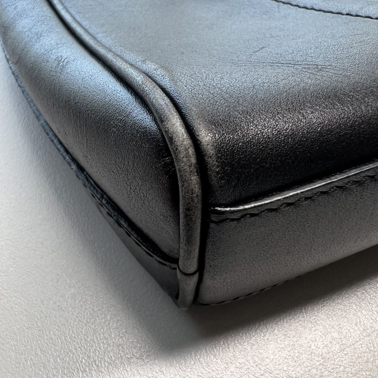 Prada Authentic Vintage PRADA Vitello Leather Shoulder Bag – Black Size ONE SIZE - 22 Thumbnail