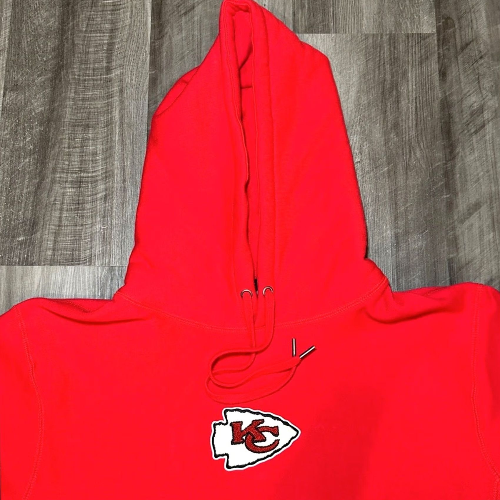 Vintage VINTAGE Kansas City Chiefs Greyson NFL Pullover Hoodie Men's Medium Red Code: MS9285 Size US M / EU 48-50 / 2 - 6 Thumbnail