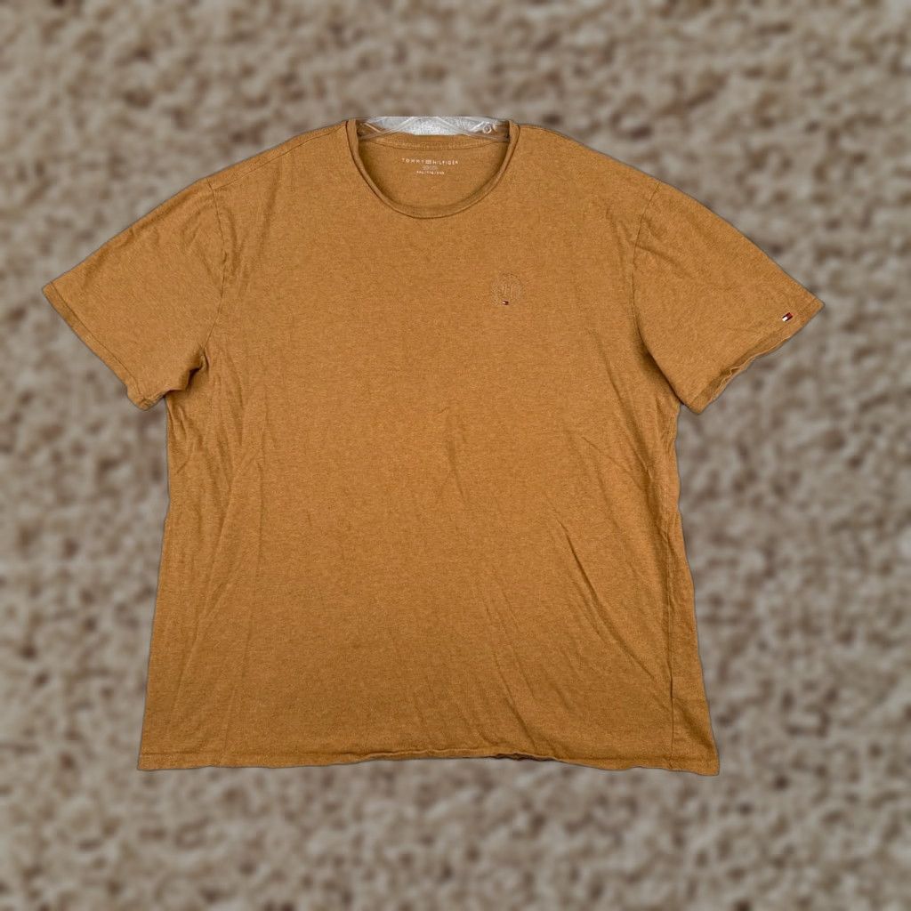 Tommy Hilfiger VINTAGE Tommy Hilfiger Shirt Adult 2XL Brown Cotton Crew Neck Short Sleeve Mens Logo Embroidered 90s Inspired Size US XXL / EU 58 / 5 - 1 Thumbnail