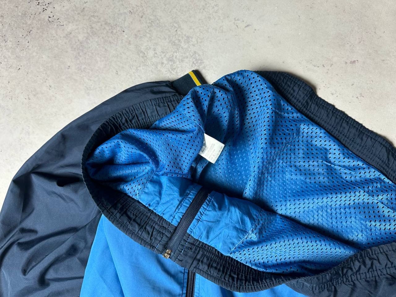 Nike Vintage Nike Swoosh Nylon Bomber Jacket Y2K XL Size US XL / EU 56 / 4 - 5 Thumbnail