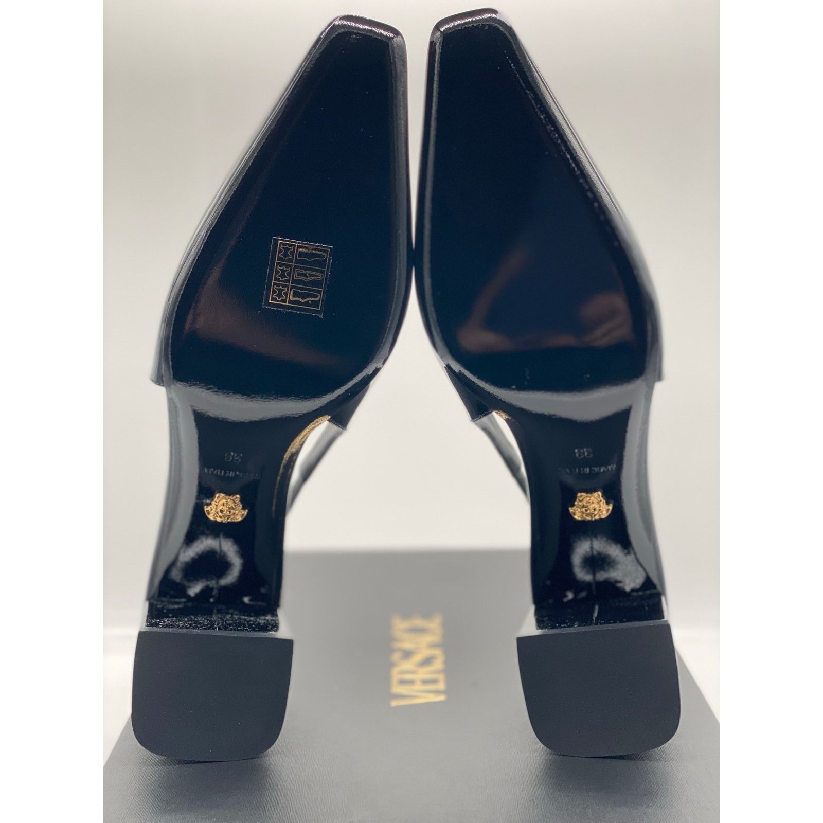 Versace Versace Medusa ’95 Low Block Slingback Pumps sz. 38 Size US 8 / IT 38 - 8 Thumbnail