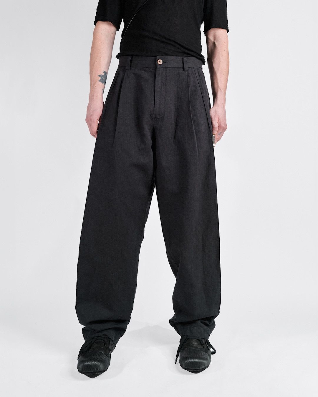 Other NKTRMNV PLEATED TEXTURED PANTS Size US 32 / EU 48 - 12 Thumbnail