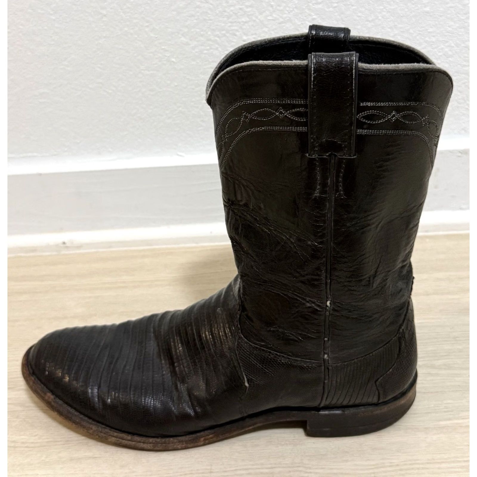 Justin Boots VINTAGE Justin Boots 3112 Cowboy Boot Mid-Calf Leather Black D Mens 10US 44EU Lizard Embroidered Western Cowboy Leather Outsole Boots Size US 10 / EU 43 - 5 Thumbnail