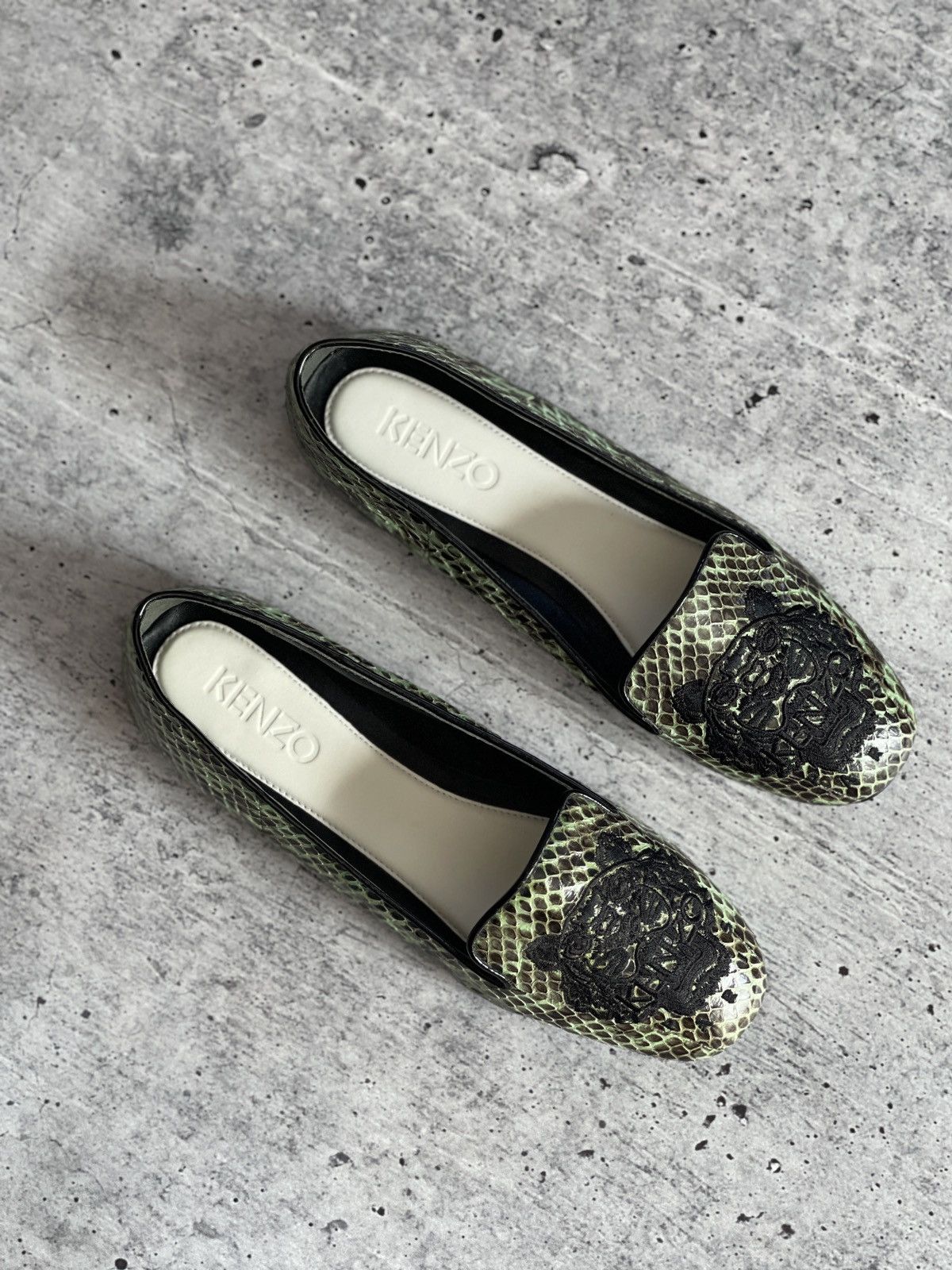 Kenzo Kenzo Green Loafers Size 35 - Snake Skin Effect with Tiger Size US 4 / IT 34 - 8 Thumbnail