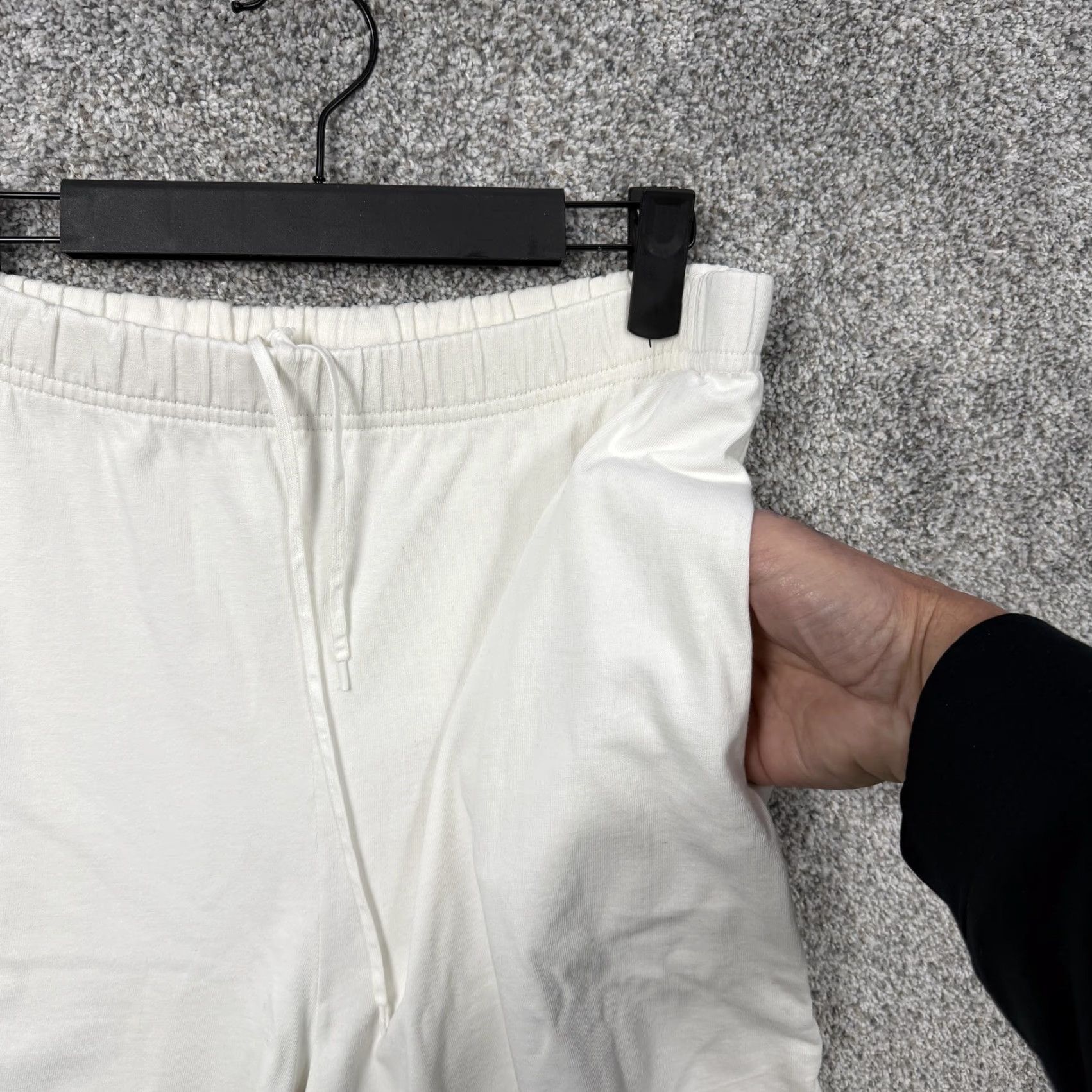 Saks Fifth Avenue REAL CLOTHES Saks Fifth Avenue Shorts Women M White Cotton Jersey Casual Sweat with Elastic Waist Drawstring Pockets Lightweight Breathable Size 32" / US 10 / IT 46 - 3 Thumbnail