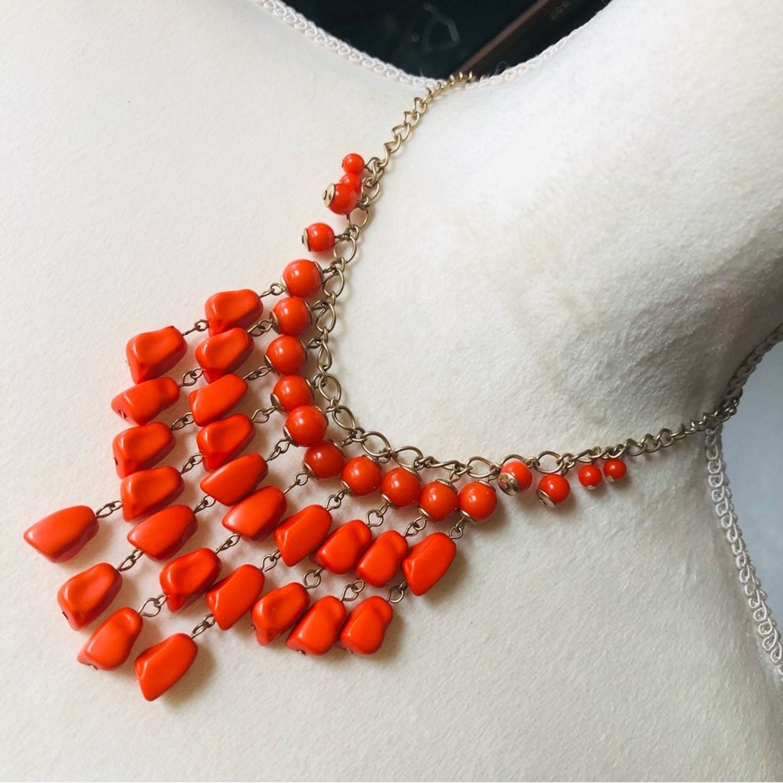 Jewelry Bright orange resin beaded chain necklace Size ONE SIZE - 1 Thumbnail