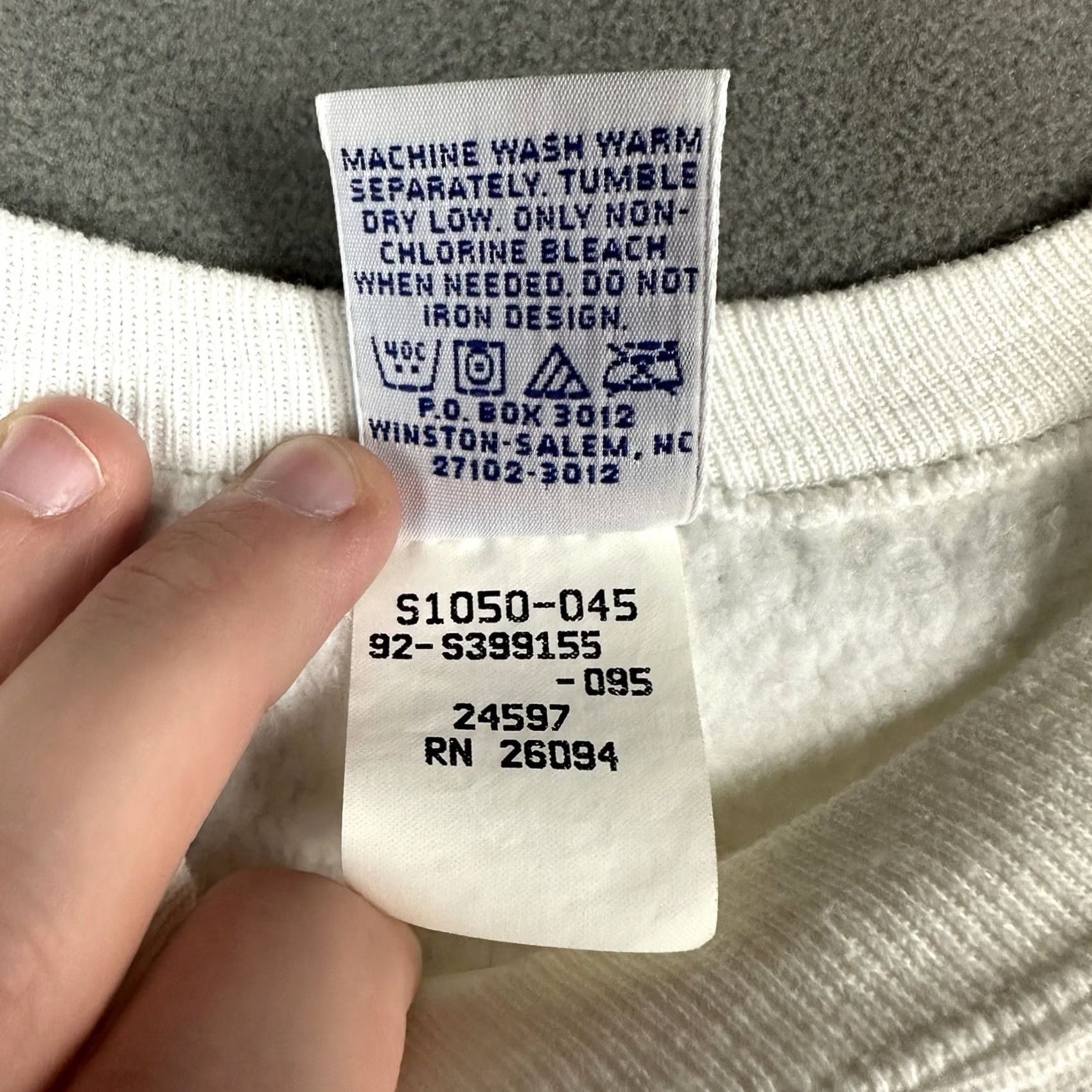 Champion VINTAGE Champion Sweatshirt Men 2XL White Logo 90s Pullover Heavyweight Fleece Cotton Blend 90s Theme Racing Size US XXL / EU 58 / 5 - 5 Thumbnail