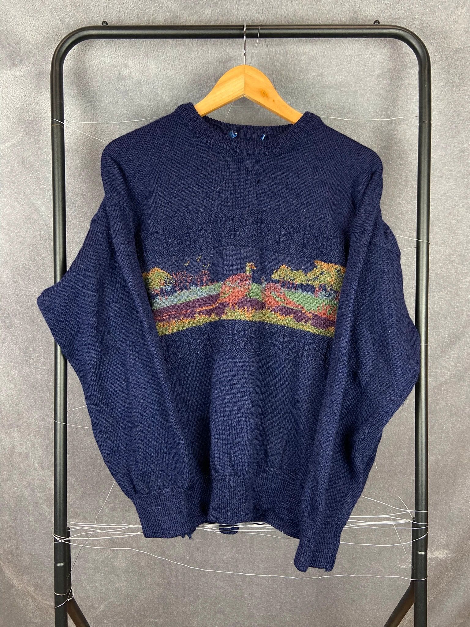 Vintage Sweater vintage navy pheasant print wool retro knit Size US L / EU 52-54 / 3 - 1 Thumbnail