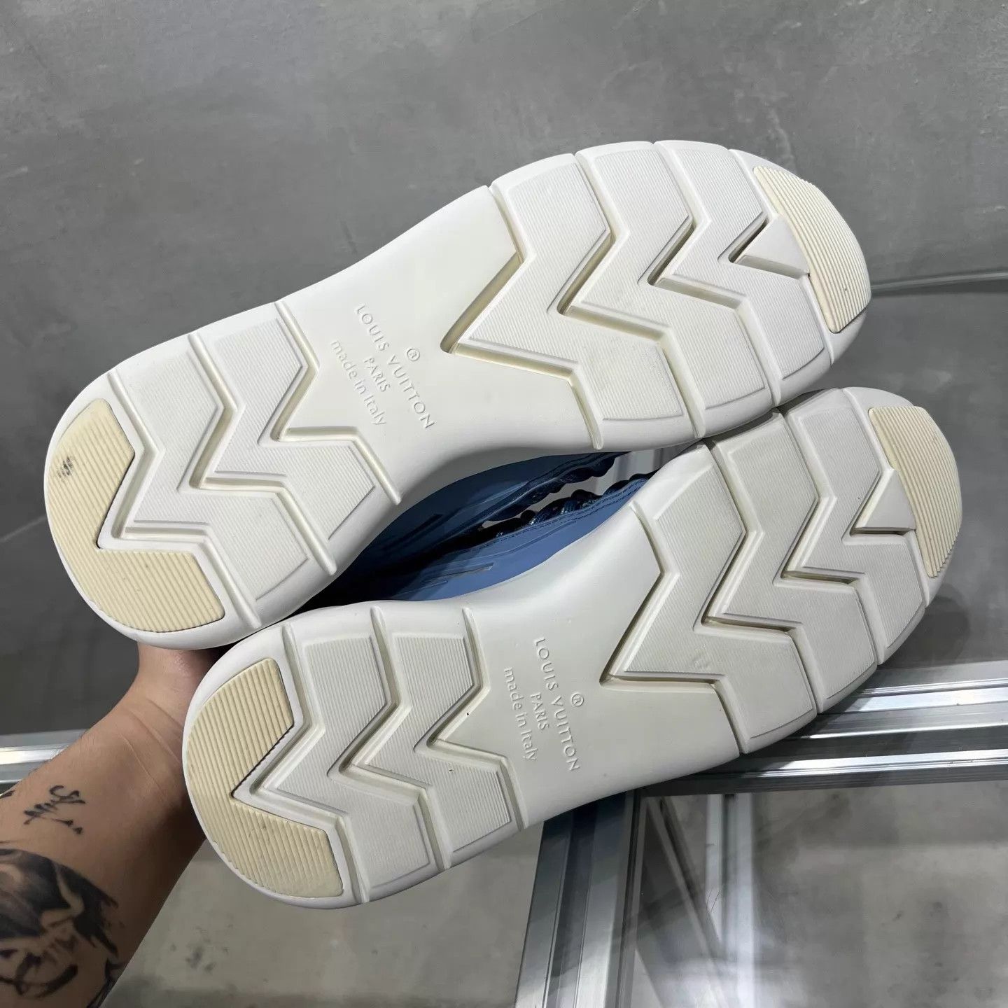 Louis Vuitton LV Blue Denim Allover Print Sneakers UK6.5 Size US 7.5 / EU 40-41 - 7 Thumbnail