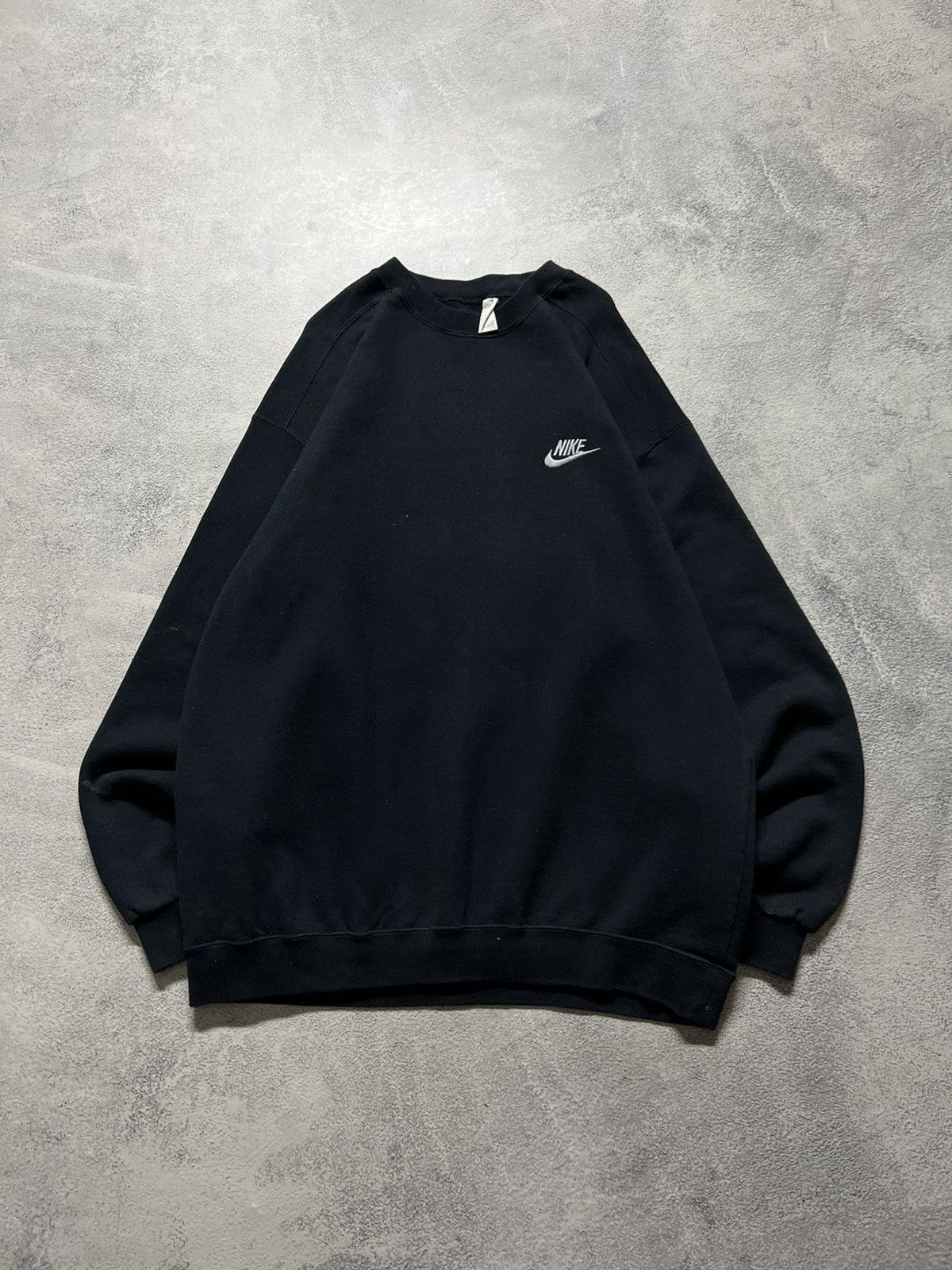 Nike × Vintage Vintage Y2k Nike 🖤 Faded Crewneck Mini Logo Sweatshirt 90’s Size US XL / EU 56 / 4 - 4 Thumbnail