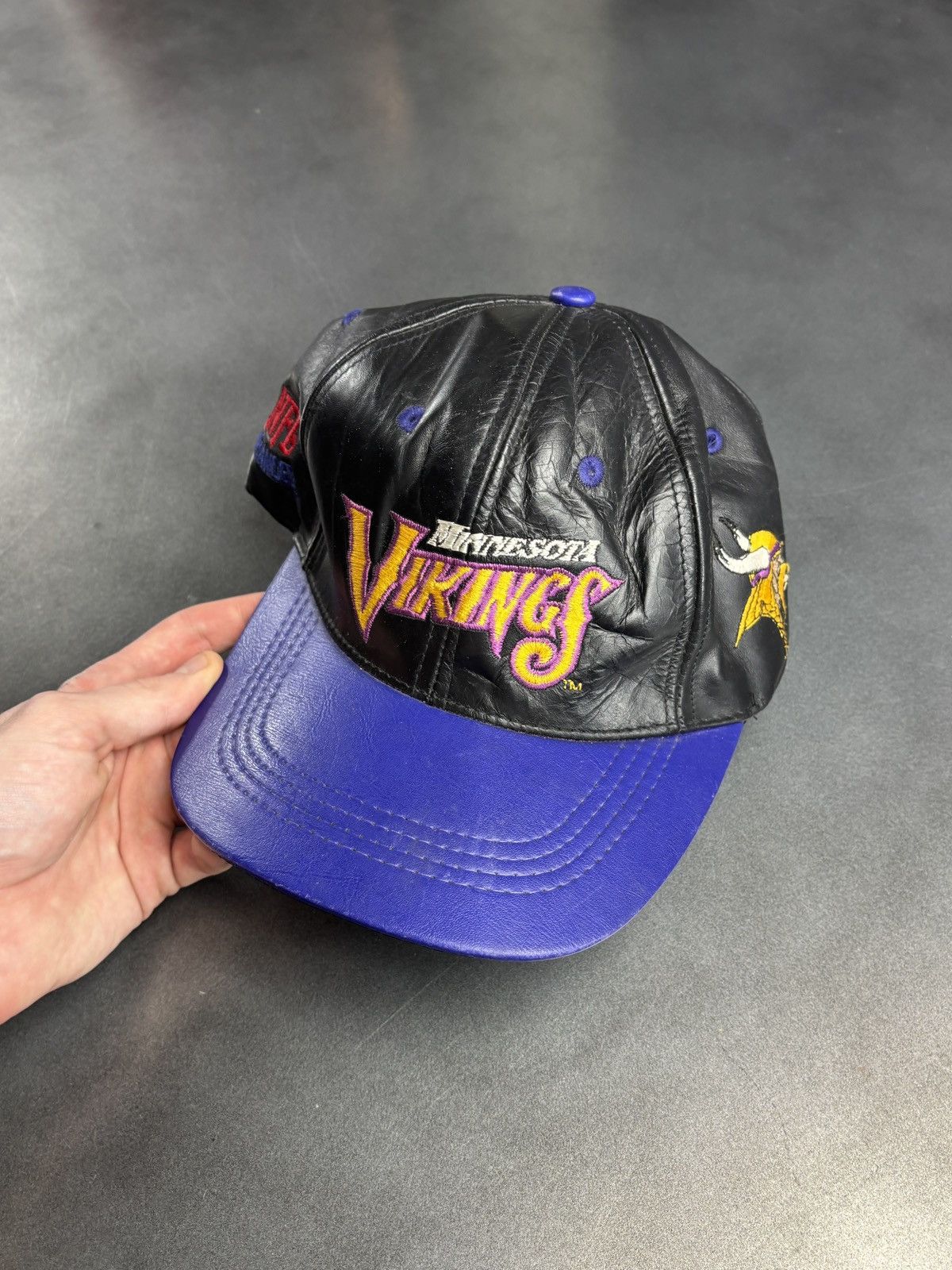 Leather × Vintage 1990s Leather Hat Vintage Minnesota Vikings NFL Snapback 90s Size ONE SIZE - 2 Thumbnail