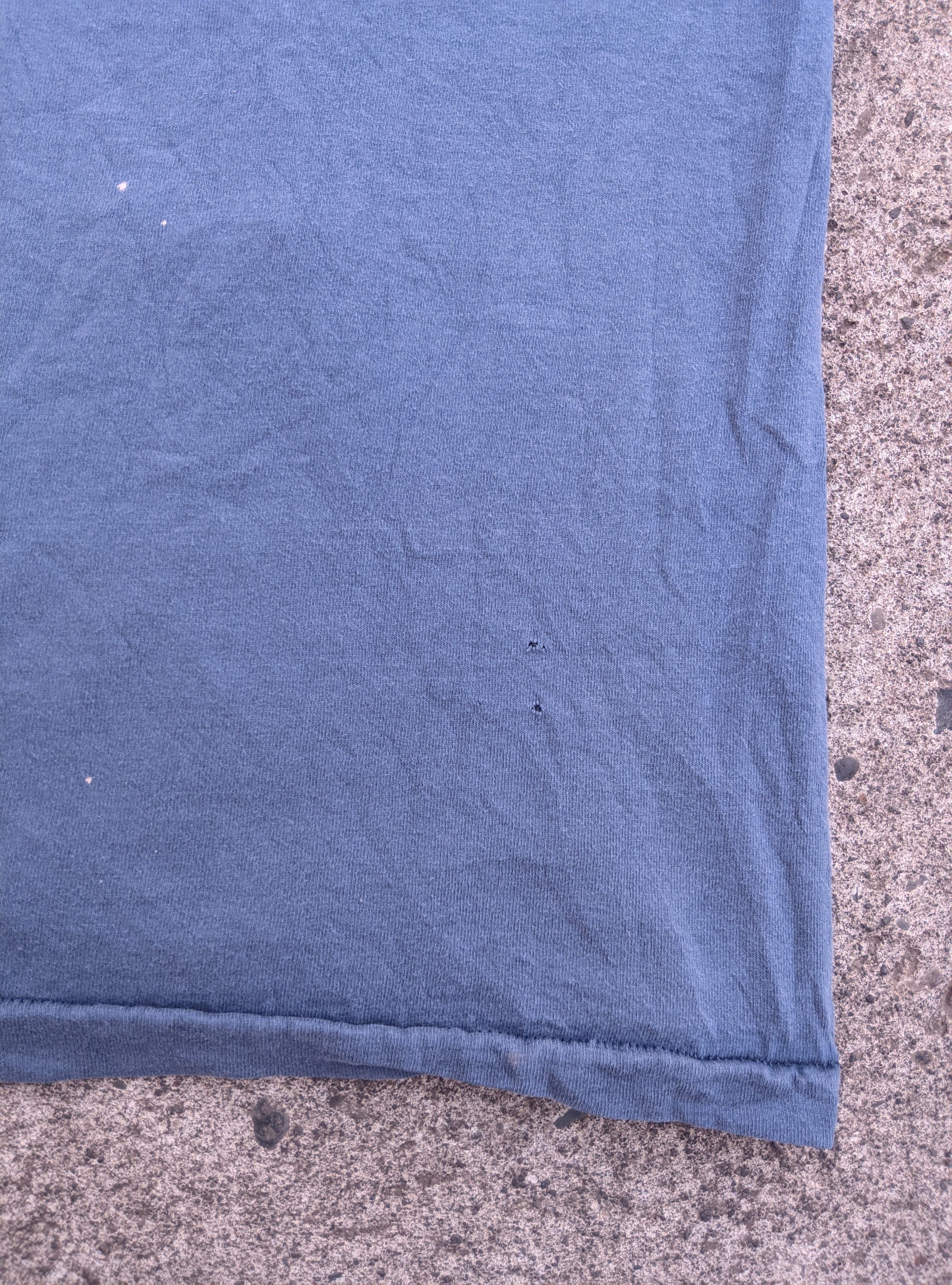Vintage Vintage 1995 Friends tv show t shirt Size US L / EU 52-54 / 3 - 7 Thumbnail