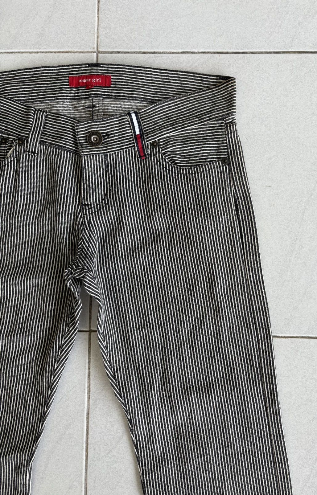 Distressed Denim × Tommy Jeans Japanese Tommy Girls Streetwear Denim Size 32" / US 10 / IT 46 - 9 Thumbnail