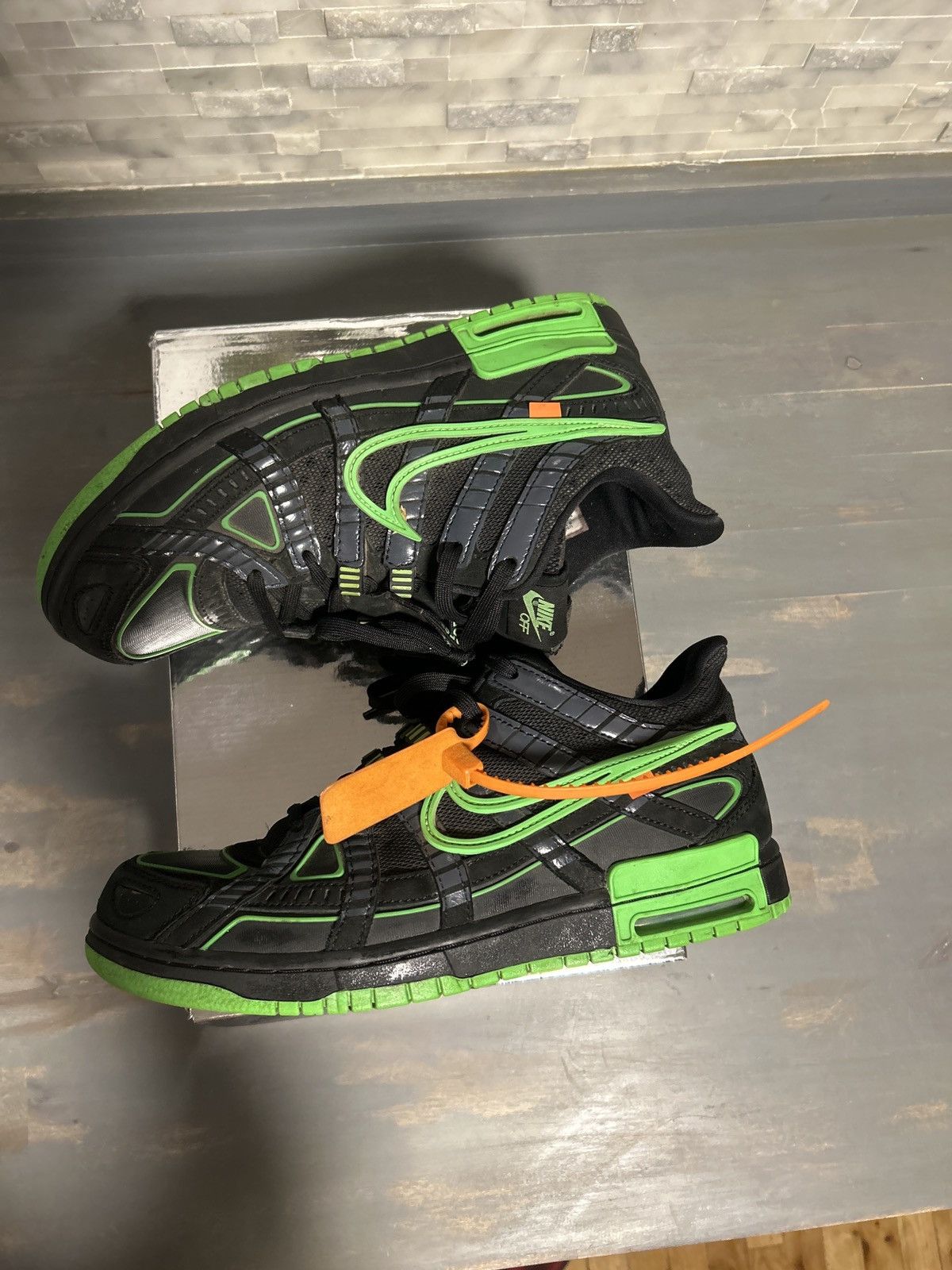 Nike × Off-White Off white x nike air rubber dunk green strike Size US 9.5 / EU 42-43 - 6 Thumbnail