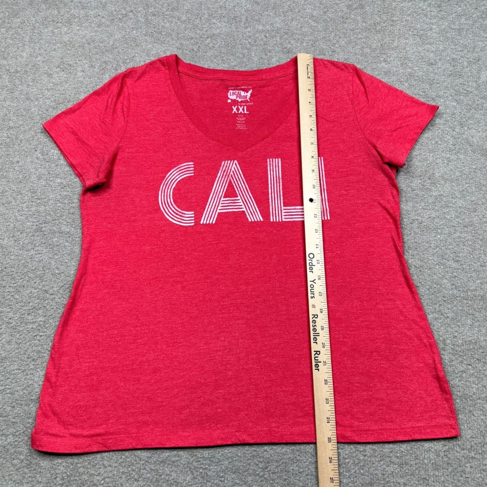 Todd Snyder Todd Snyder Local Pride T Shirt Women 2XL Red V Neck Slim Cali Stretch Shirt Women 2XL Red California Beach Classic Logo Slimming Stretch Vintage No Size XXL / US 16-18 / IT 52-54 - 4 Thumbnail