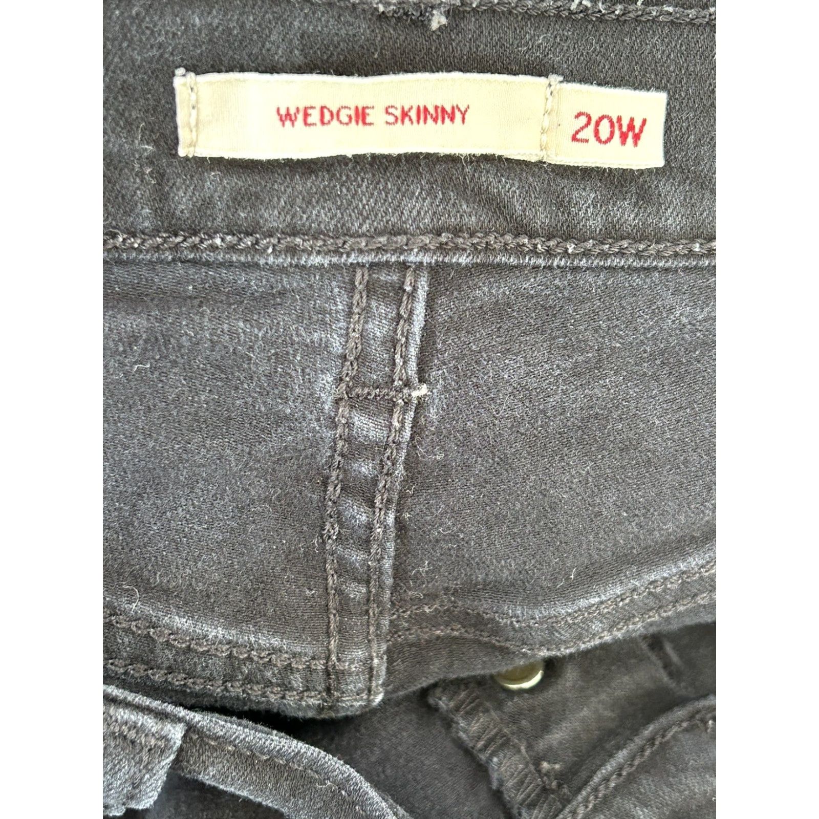 Levi's VINTAGE Levi's 501 Wedgie Skinny Jeans Womens Black Distressed size 20 W Size 42" / US 20 - 6 Thumbnail
