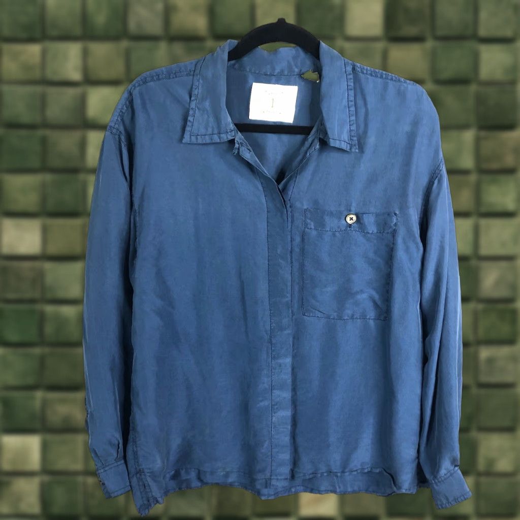 Vintage VINTAGE Silk Top Womens Medium Blue Airy Lightweight Office Quiet Luxury Classic First Issue Blouse Shirt Womens Buttons Collared Long Sleeve Size M / US 6-8 / IT 42-44 - 1 Thumbnail