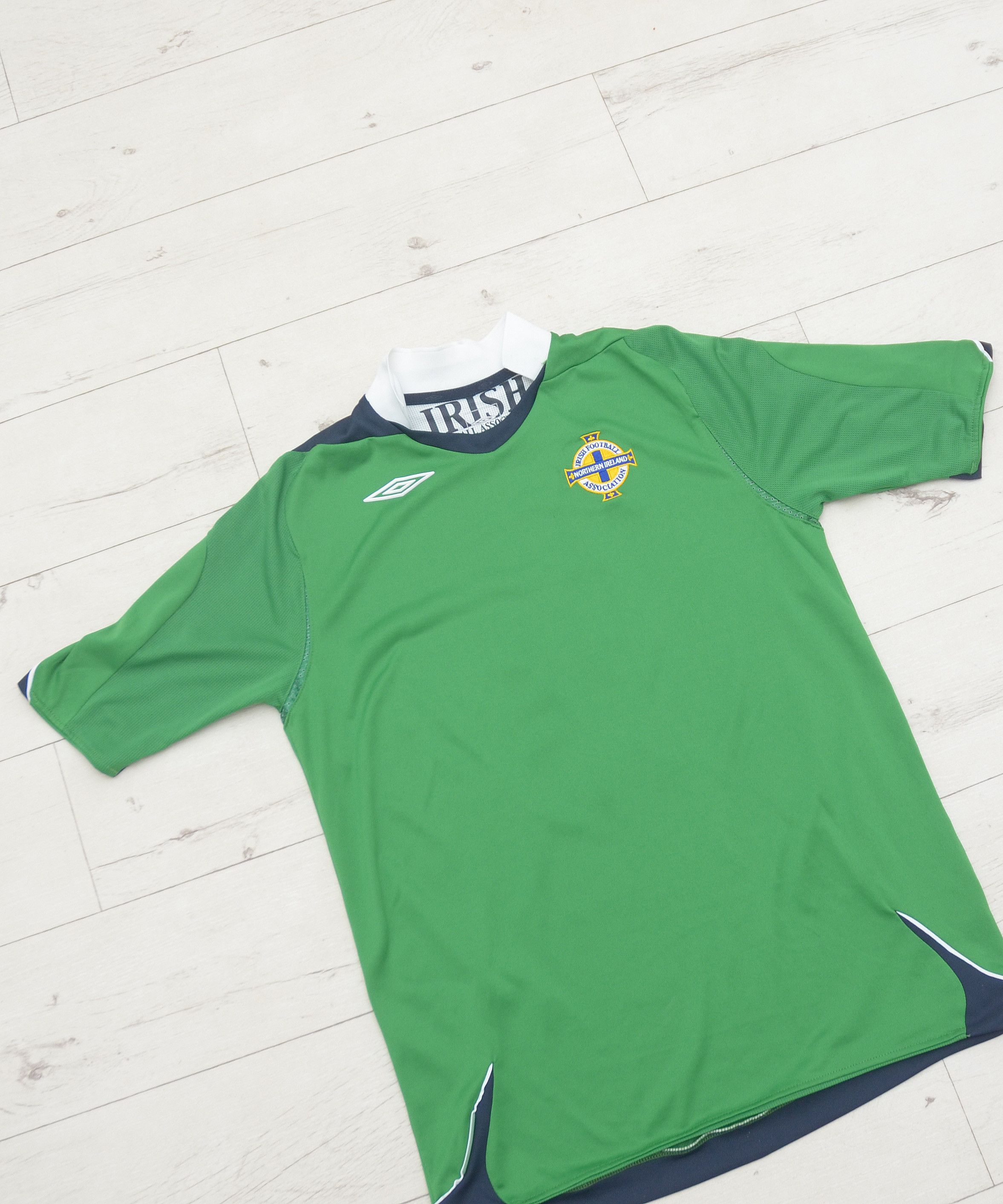 Adidas × Vintage Northern Ireland 2006 #9 Healy football shirt jersey Y2K Size US S / EU 44-46 / 1 - 3 Thumbnail