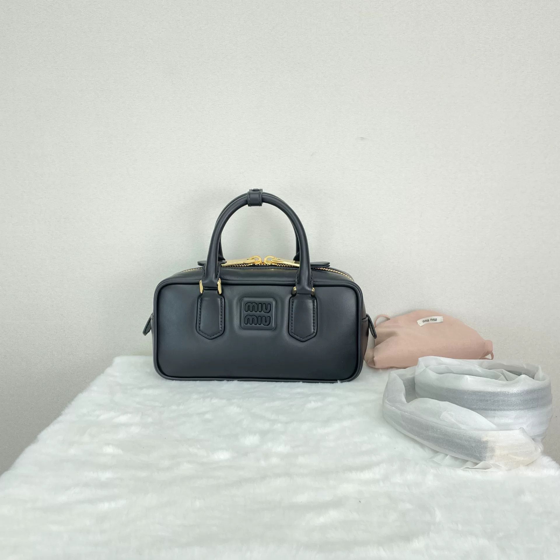 Miu Miu Pre-loved Bag Very good condition Size ONE SIZE - 1 Thumbnail