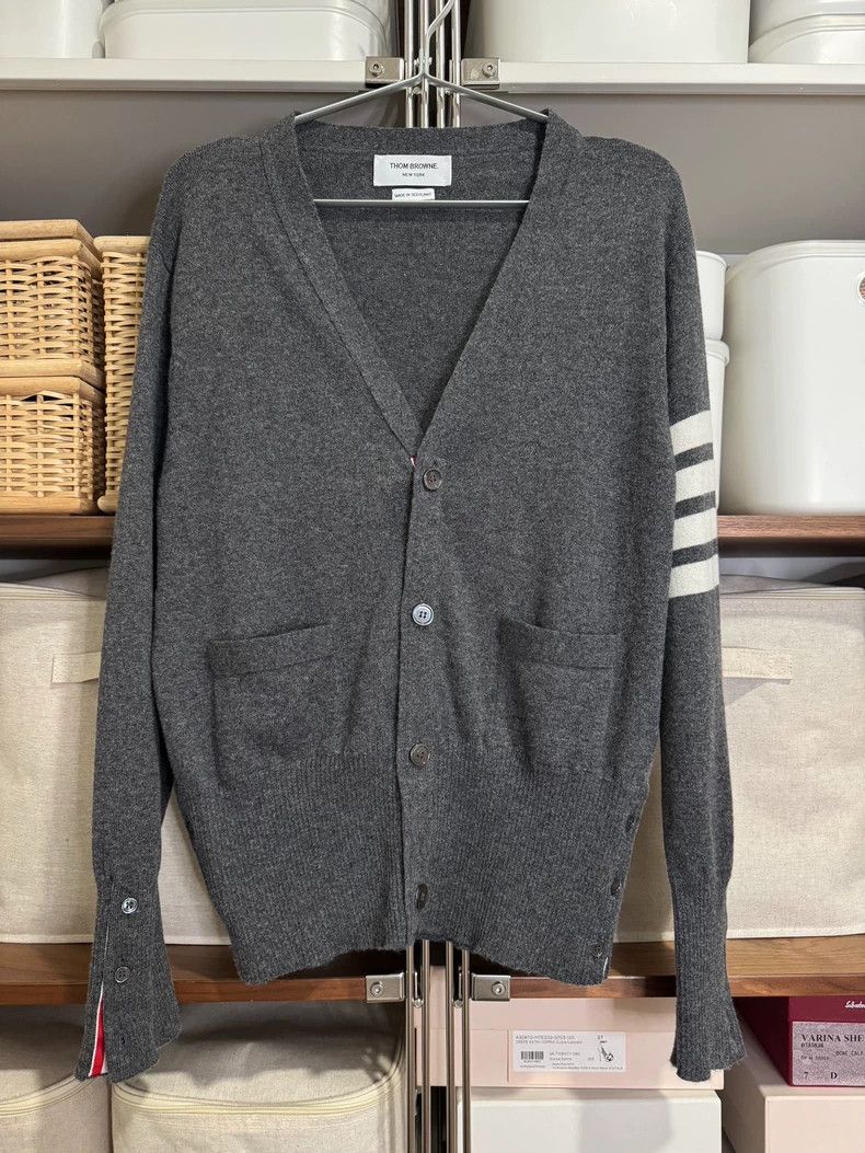 Thom Browne Thom Browne Dark grey cashmere V-neck knit cardigan Size US L / EU 52-54 / 3 - 3 Thumbnail