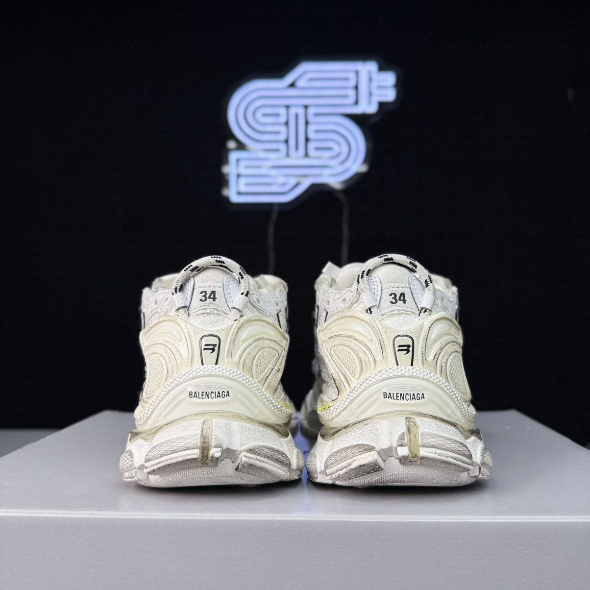 Balenciaga Balenciaga Runner White/White Size US 4 / IT 34 - 6 Thumbnail