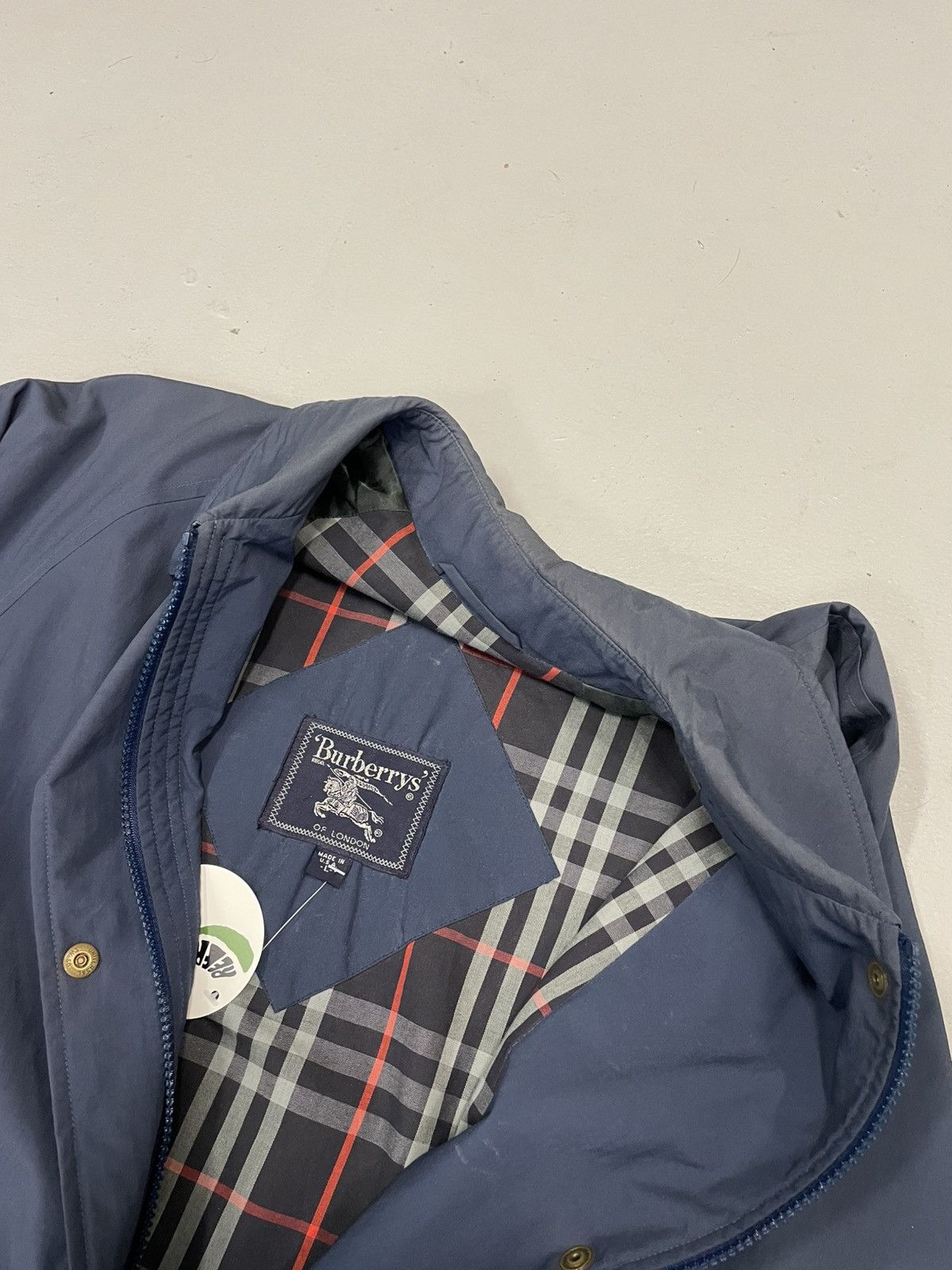 Burberry × Vintage Vintage 90’s Burberry Nylon Chore Jacket Size US L / EU 52-54 / 3 - 3 Thumbnail