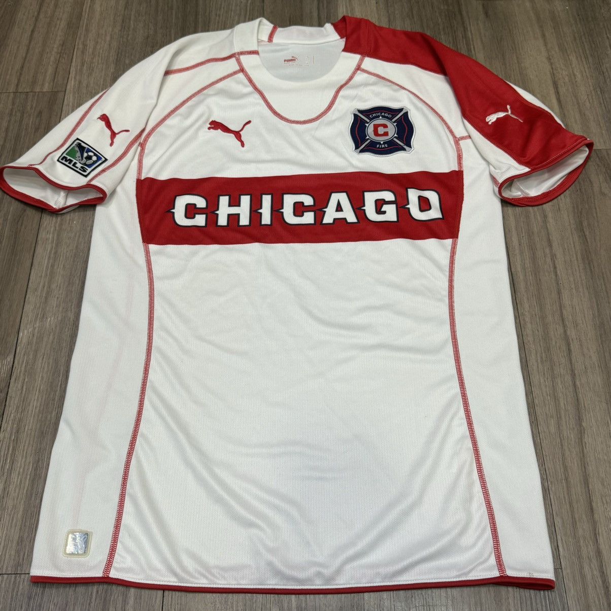 Puma Chicago Fire 2005 away shirt Size US M / EU 48-50 / 2 - 1 Thumbnail