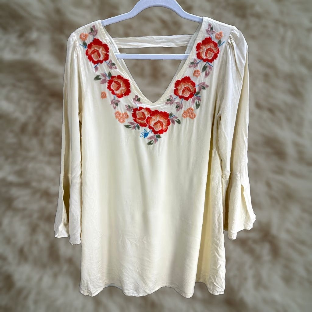 Vintage Altar'd State Blouse Shirt Tunic S Vanilla Bell Sleeve Embroidered Size S / US 4 / IT 40 - 1 Thumbnail