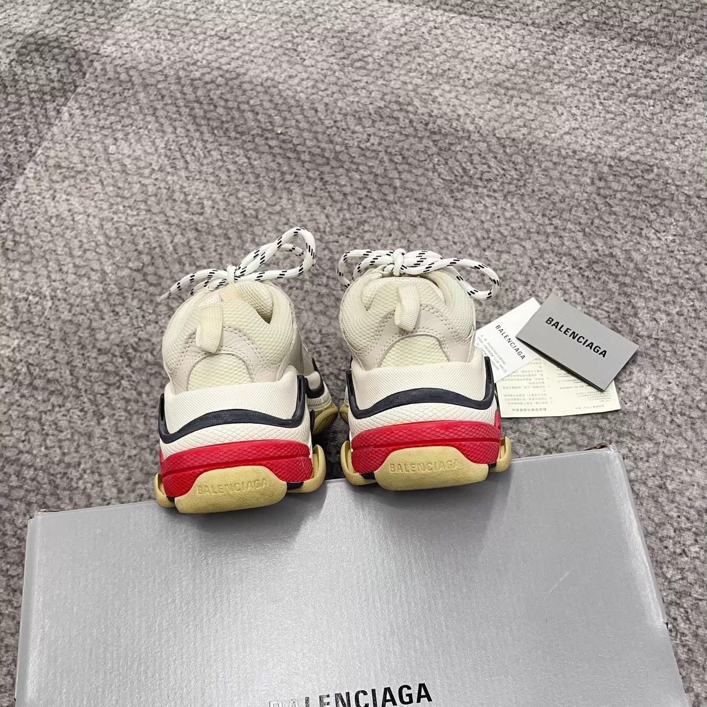 Balenciaga Balenciaga classic white women's 34 dad shoe Size US 4 / IT 34 - 4 Thumbnail