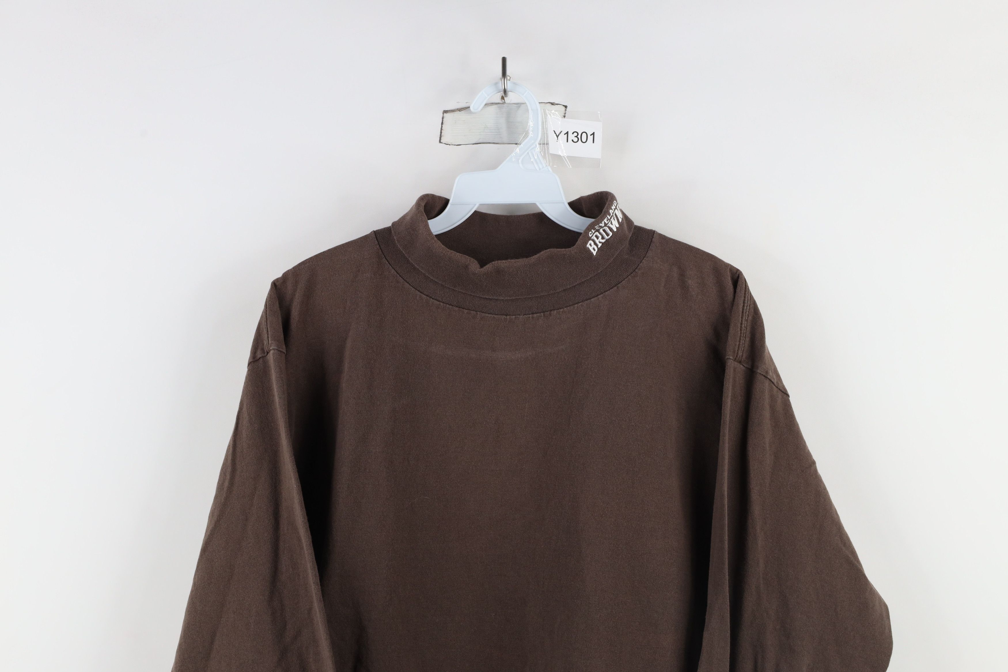 Vintage Vintage Y2K 2003 Cleveland Football Turtleneck T-Shirt Size US L / EU 52-54 / 3 - 2 Thumbnail