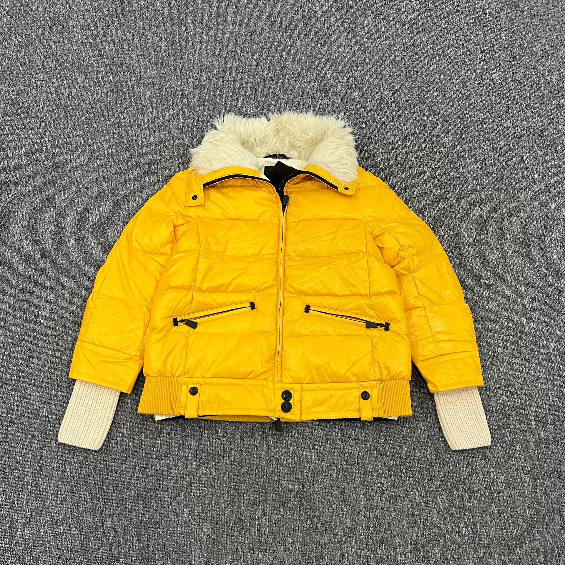 Moncler Moncler Arabba Ski Down Jacket Lamb Collar Logo Arm Patch 2 Size XS / US 0-2 / IT 36-38 - 1 Thumbnail